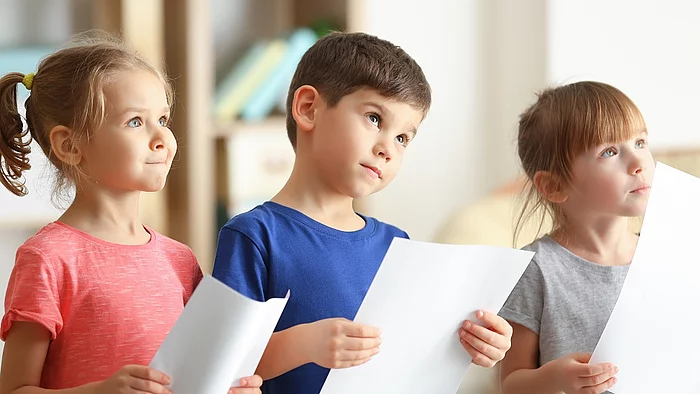 Kinder singen im Chor