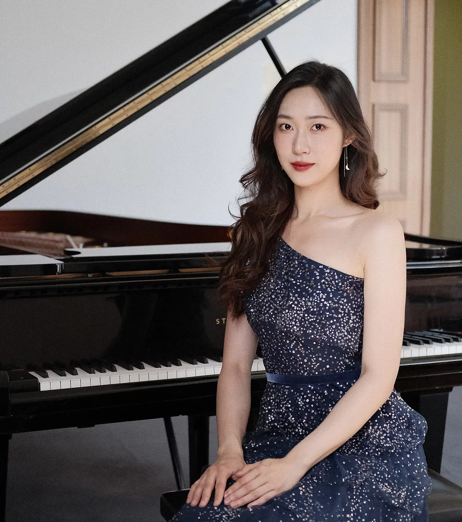 Xintian Zhu - Klavierlehrerin