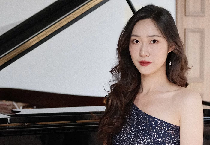 Xintian Zhu - Klavierlehrerin