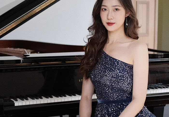 Xintian Zhu - Klavierlehrerin