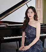 Xintian Zhu - Klavierlehrerin