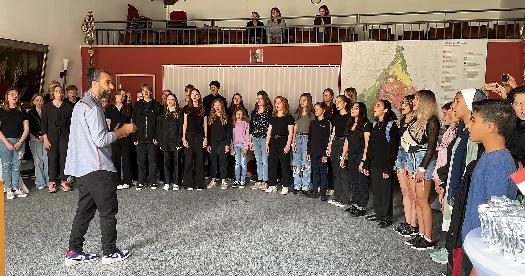 Lied im Sitzungssaal vorgetragen